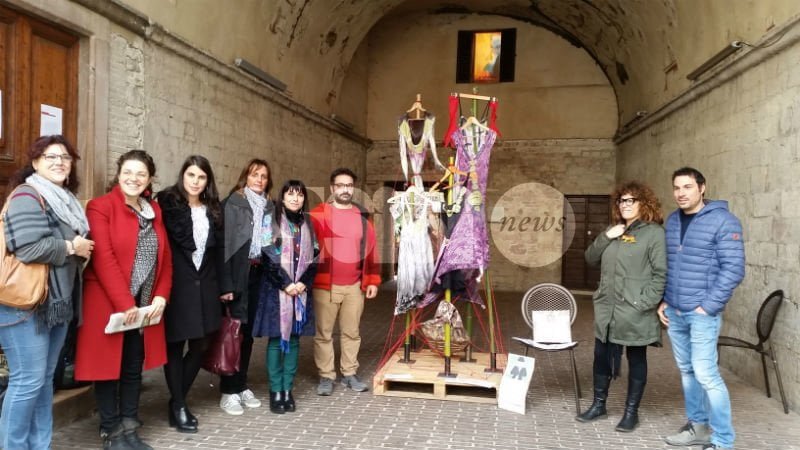 Ad Assisi un'opera d'arte contro la violenza sulle donne: foto - Assisi News (Comunicati Stampa)