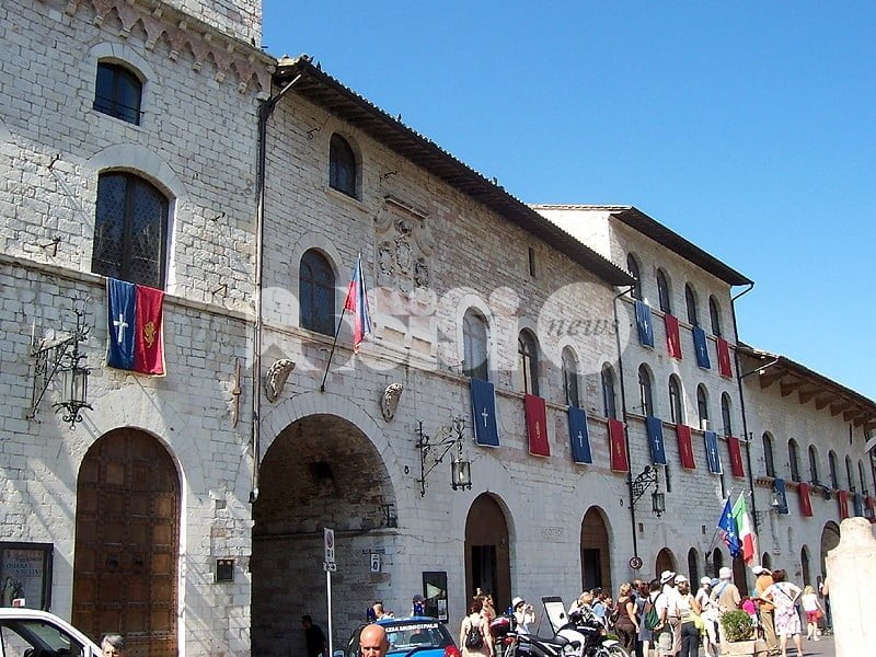 Opposizione all'attacco su assunzioni al Comune di Assisi e voucher