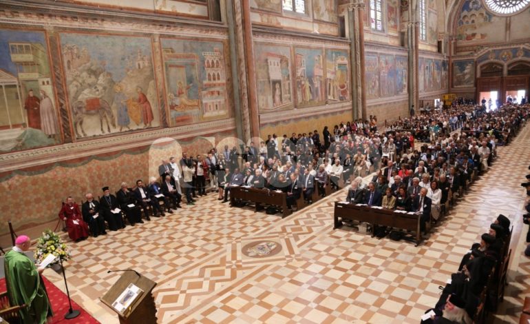 Religioni e culture in dialogo: Sete di Pace si apre con la messa del vescovo di Assisi
