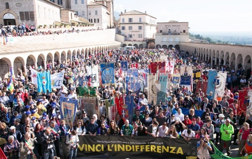Grande successo per la Marcia della Pace Perugia Assisi 2016 contro l'indifferenza