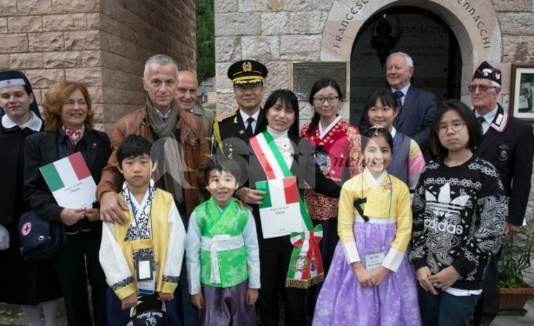 Fabio Pennacchi, l’omaggio della città di Assisi e degli studenti coreani