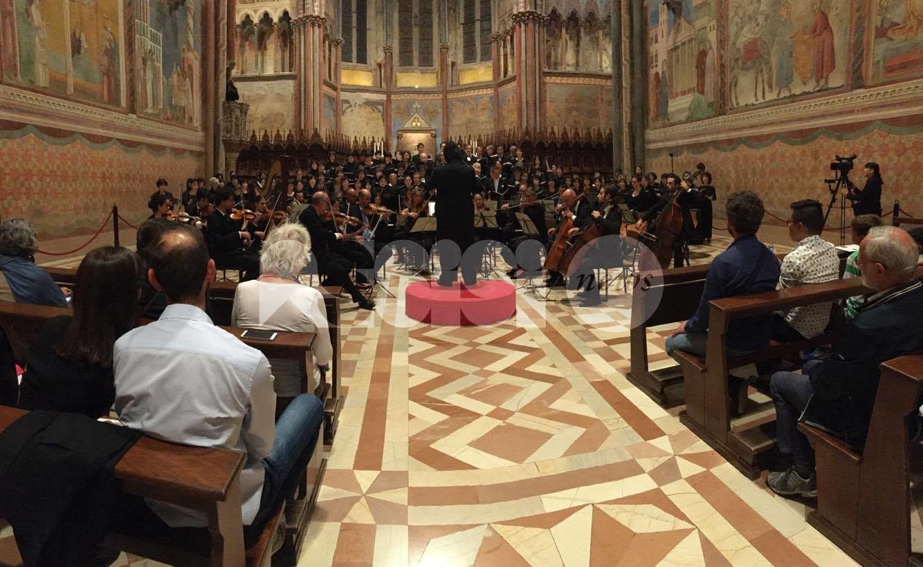 Grande successo ad Assisi per i 140 musicisti del Requiem Project