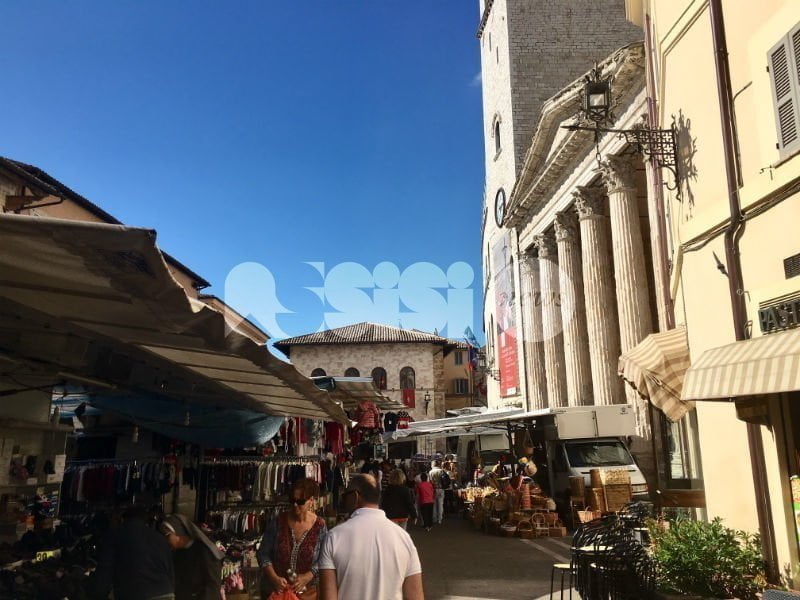 Fiera di San Francesco 2016, tanta gente ad Assisi per le bancarelle