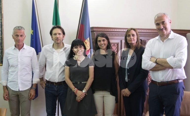 Stefania Proietti: “Lo stipendio da sindaco la metà di quanto dice Leggio”