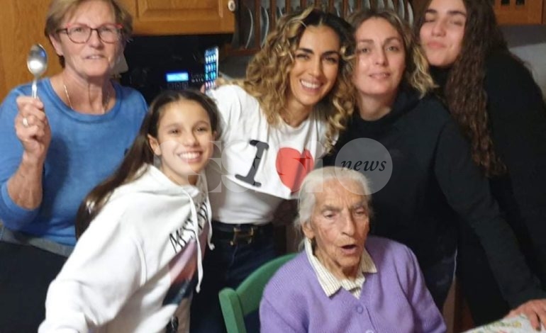 Emilia Perugini compie 101 anni: grande festa a Rivotorto di Assisi (foto)