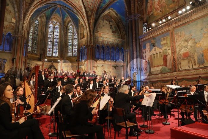 Concerto di Natale della Basilica di San Francesco 2016, presente anche Santos