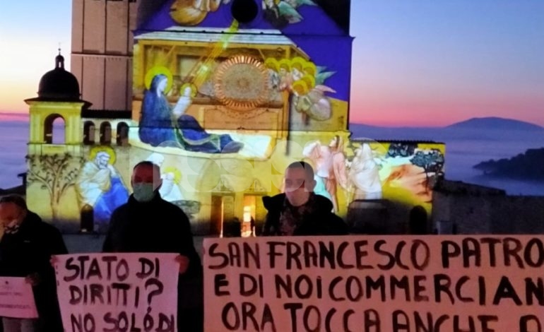 Protesta dei commercianti, ad Assisi nuovo picchetto (foto+video)