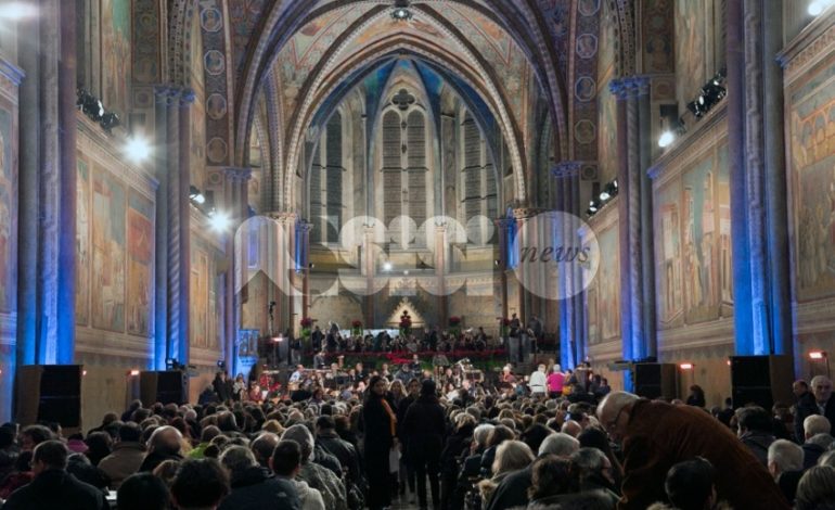 Concerto Natale Assisi 2016, insieme a Santos presenti Grasso e Minniti