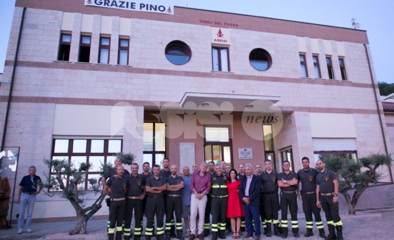 Pino Cupertori va in pensione: il saluto dei vigili del fuoco di Assisi (FOTO)