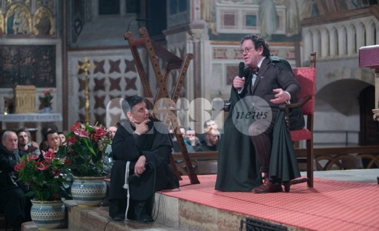 La lectio magistralis di Philippe Daverio alla Basilica Inferiore di San Francesco ad Assisi incanta il pubblico