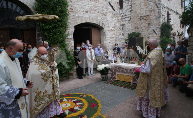 Corpus Domini 2021, ad Assisi non si ferma la tradizione (foto)