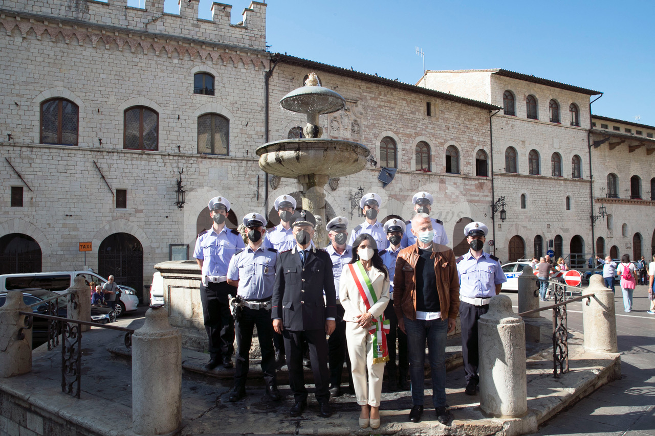Vigili urbani, ad Assisi giuramento per sei nuove 'reclute' (foto)