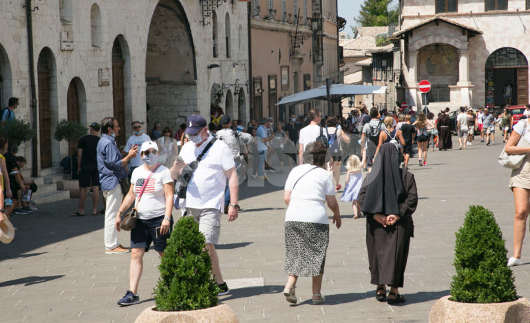 Turismo ad Assisi, Ferragosto 2020 con tanta gente e in sicurezza