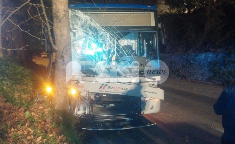Incidente per un autobus su circonvallazione Assisi: traffico in tilt
