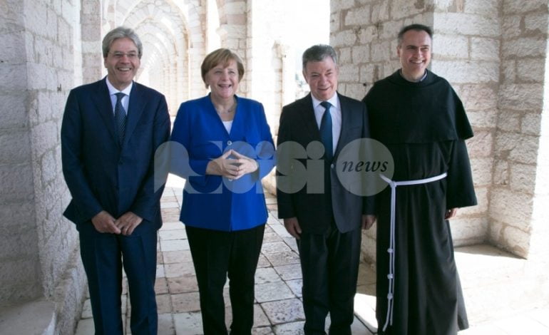 Angela Merkel ad Assisi: riceve la lampada della Pace e visita la città