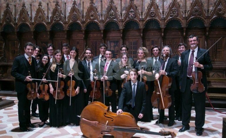 Assisi, Basilica strapiena per il concerto Uto Ughi e i Giovani Talenti: le foto