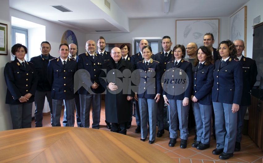 Il Vescovo Sorrentino in visita pastorale alla Polizia di Stato (foto)