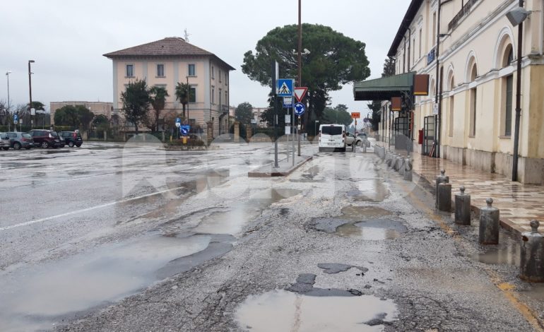 Buche per le strade, problemi nel centro di Assisi e nelle frazioni (foto)