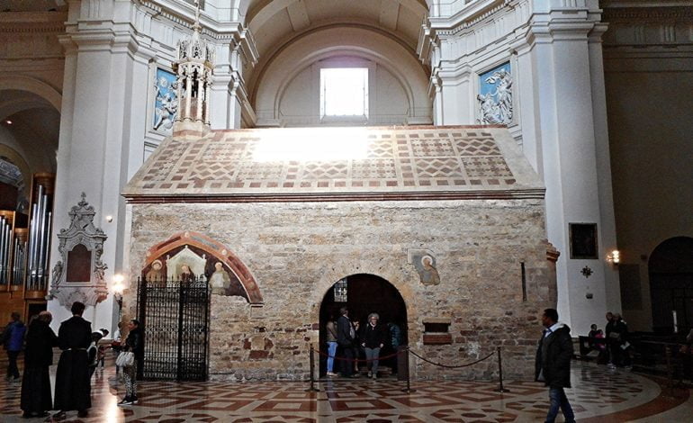 Basilica papale di Santa Maria degli Angeli riaperta dopo i controlli