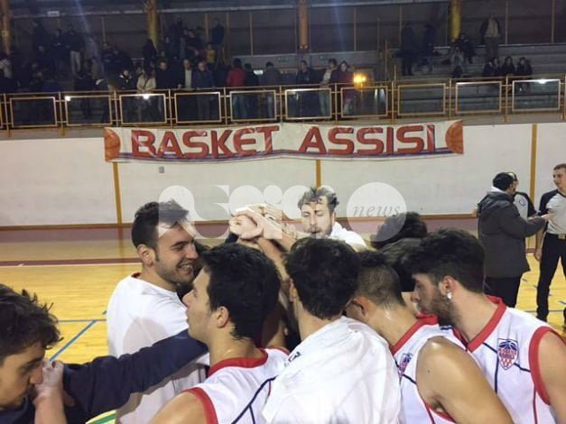 Basket Assisi corsaro a Terni: i ragazzi di coach Bertoli vincono 56-53