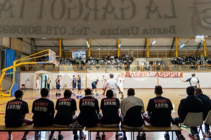Basket Assisi batte Vetrya Orvieto per 71-54 e conquista altri due punti