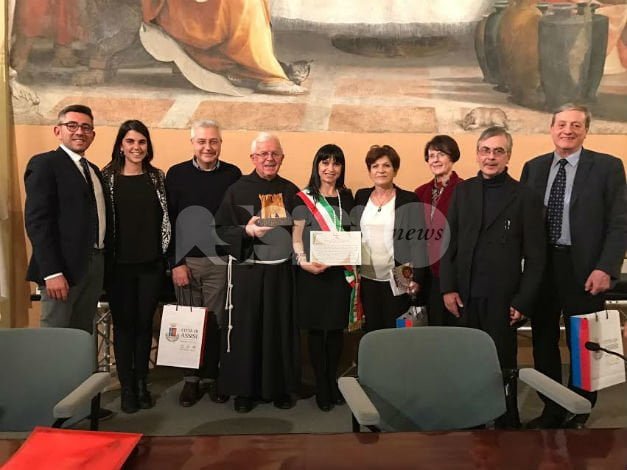 Chiara Lubich Città per la Fraternità 2017: il premio consegnato ad Assisi
