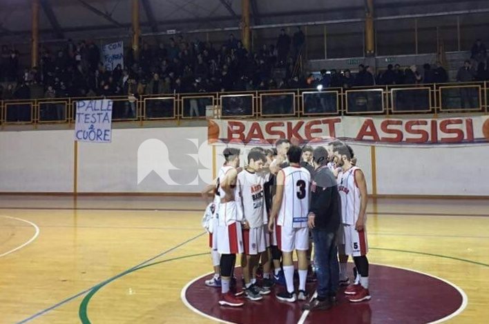 Basket Assisi cede di misura in gara uno play off contro il Viterbo