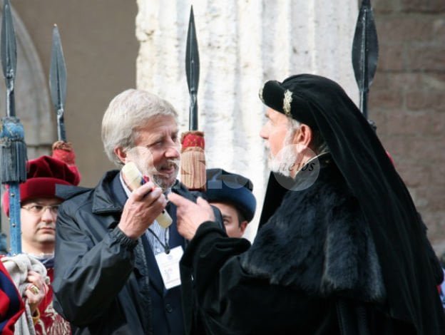 Alberto Sironi loda il Calendimaggio di Assisi: “Ma bisognerebbe pubblicizzarlo di più”