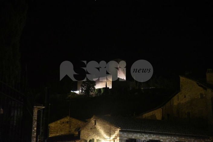Rocca Minore di Assisi, riaccese le luci; alla Rocca Maggiore al via consolidamento e ripulitura