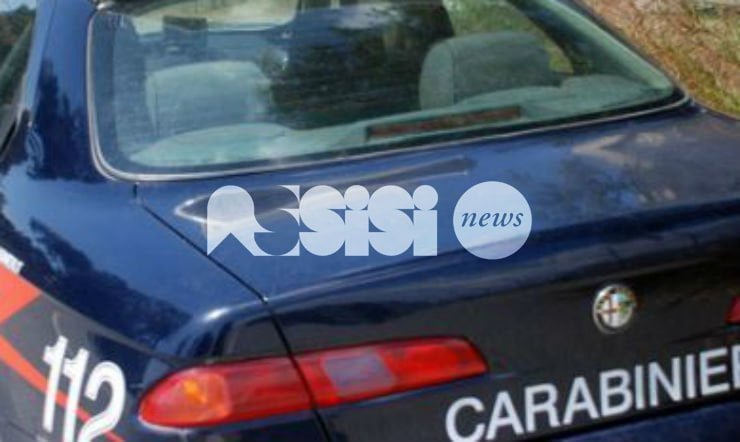 Perugino denunciato dai Carabinieri: ha rubato un auto ad Assisi per imparare a guidare