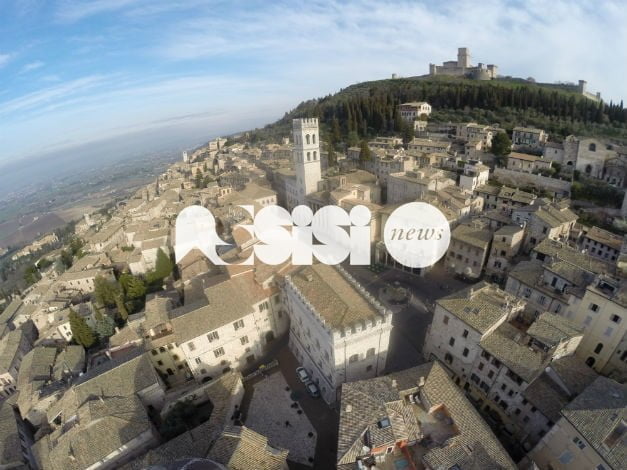 Fabrizio Leggio: “Con l’imposta di soggiorno Assisi sarà più cara di Perugia”; la replica dell’assessore