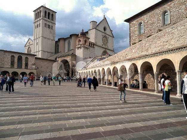 Crollo del turismo ad Assisi: lavorano meno parcheggi, musei (e lavanderie)