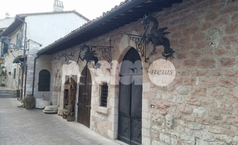 Casa Maceo Angeli ad Assisi vittima di un doppio tentativo di furto: ‘puntati’ i grifoni