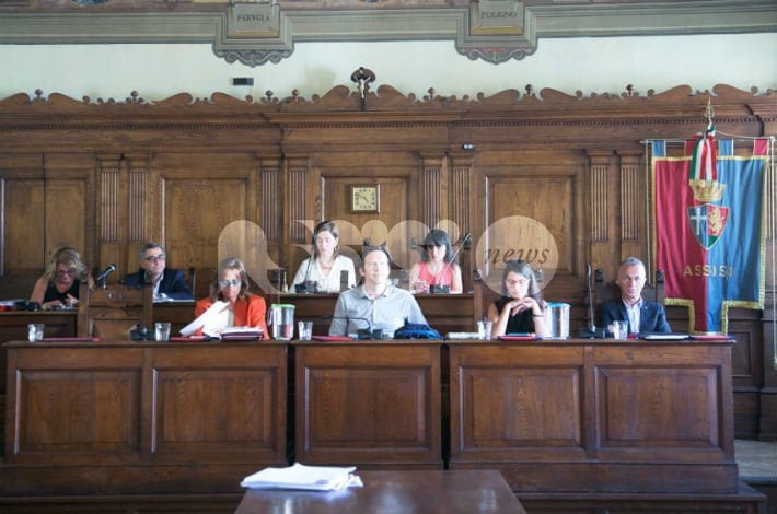 Assisi, dibattito zero in consiglio comunale sulle dimissioni di Guarducci