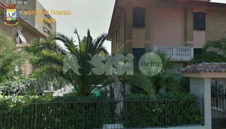 Bastia Umbra, Finanza e Polizia sequestrano una villa con piscina