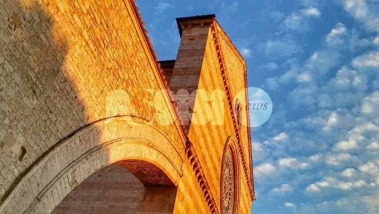 Assisi, anziana colta da malore a Santa Chiara: salvata dai Carabinieri