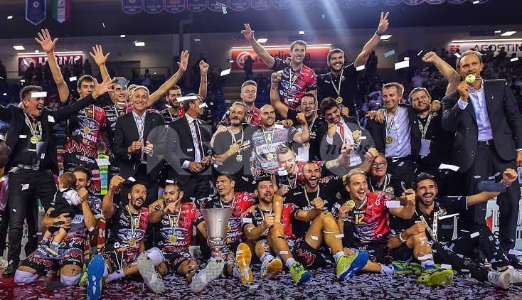 Volley, Supercoppa Italiana alla Sir: primo storico trofeo della società del Patron Gino Sirci