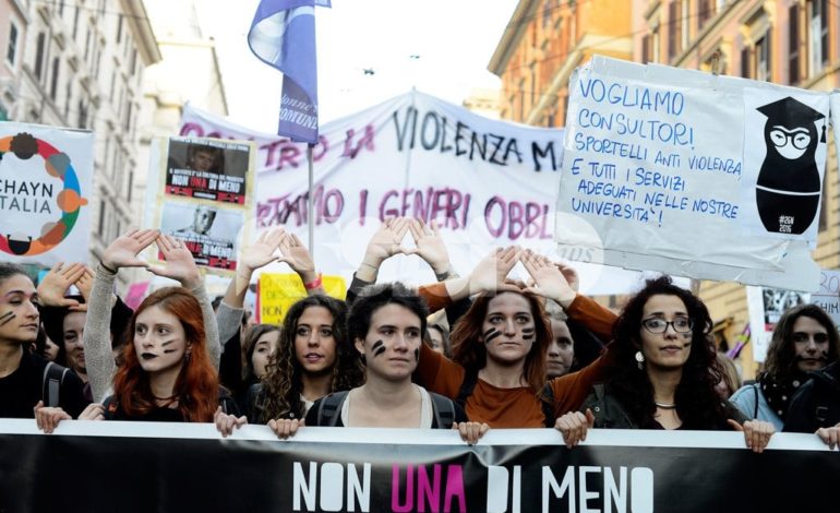 Claudia Travicelli alla manifestazione Non una di meno a Roma