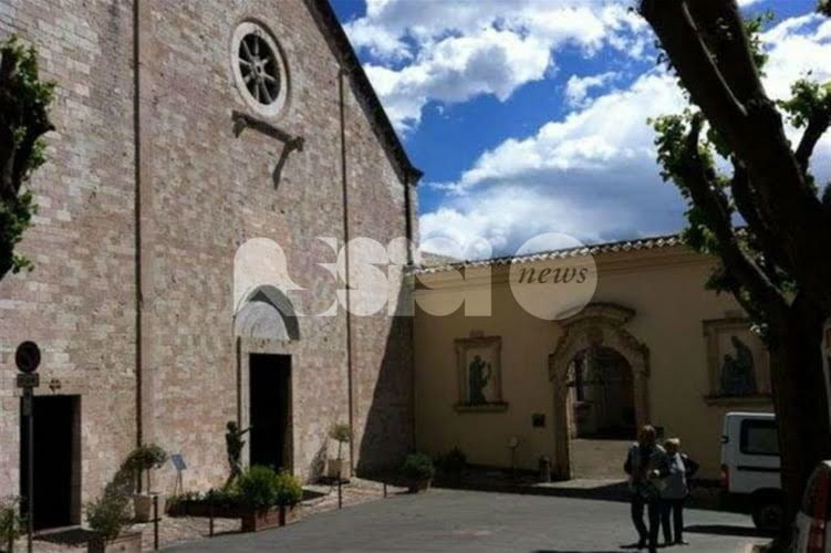 Il vescovo di Assisi: "Deploriamo l'assurdo fanatismo che umilia religione e dignità"