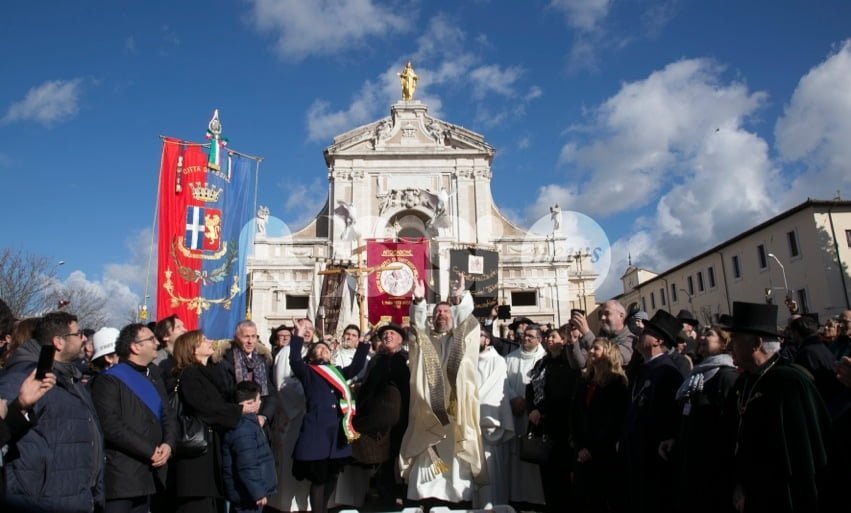 Piatto di Sant'Antonio Abate 2018, a Santa Maria degli Angeli grande festa (FOTO)