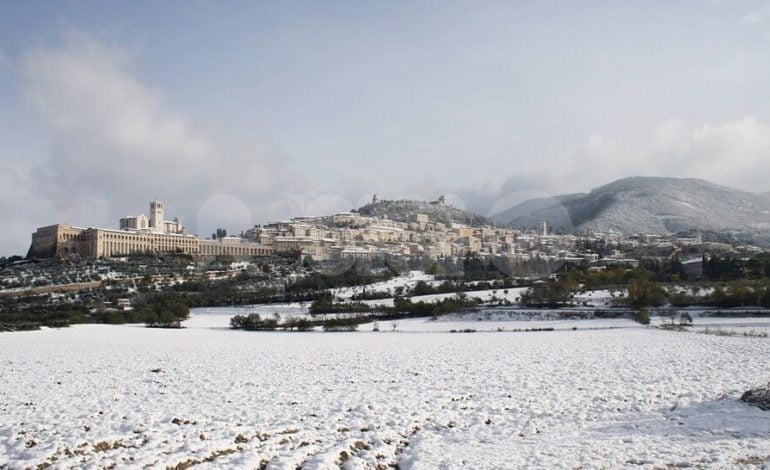 Buran arriva anche ad Assisi: imbiancato il Monte Subasio