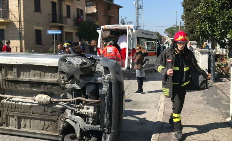 Bastia Umbra, bizzarro incidente d’auto: illesa la conducente