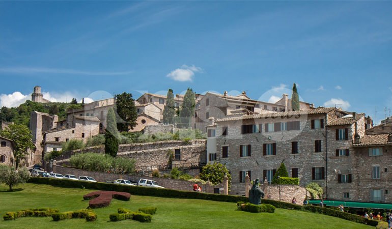 Riorganizzazione della viabilità nel centro storico di Assisi, spunta l’ipotesi di invertire gli assi viari