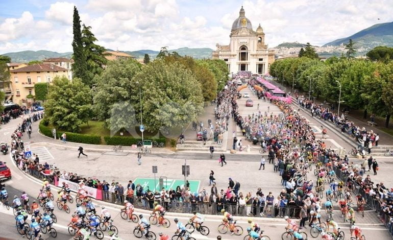Giro d’Italia 2018, un successo la partenza da Assisi: il grazie della giunta