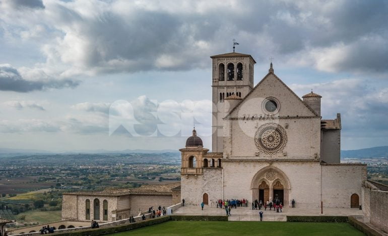 #IoStoConMattarella anche dai Frati di Assisi: “Momento delicato per il Paese”