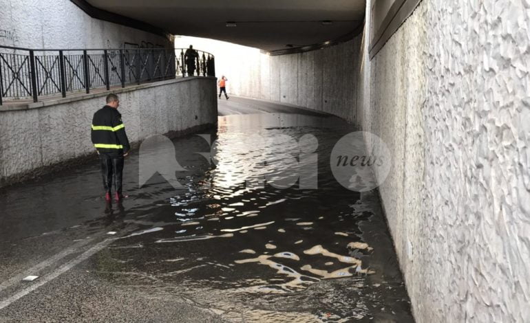 Sottopasso allagato a Bastia Umbra, colpa di un mini black-out: intervengono i pompieri