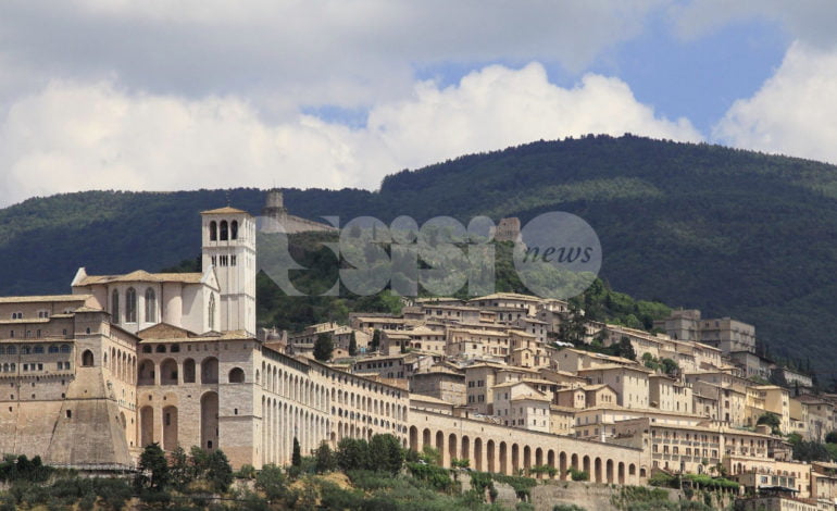 Mauro Loreti: “Sì dà di Assisi un’immagine di pace, ma è marketing: assisani pieni di livore”