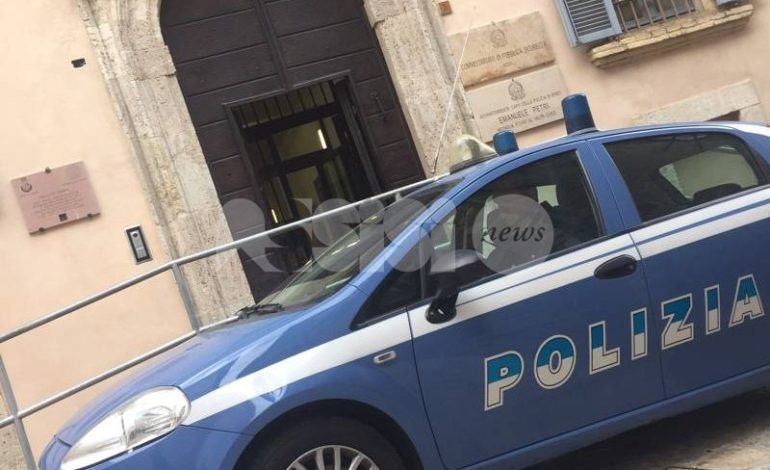 Tenta rapina al mare sparando alla gamba del derubato: arrestato ventenne di Assisi