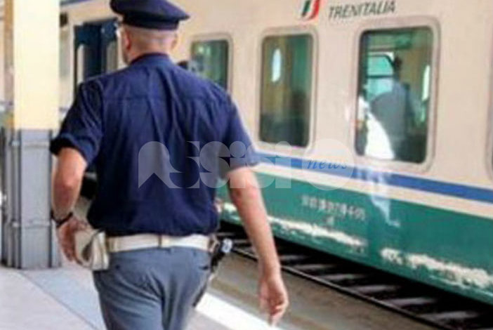 Devasta a pietrate la stazione di Bastia Umbra, 30enne denunciato