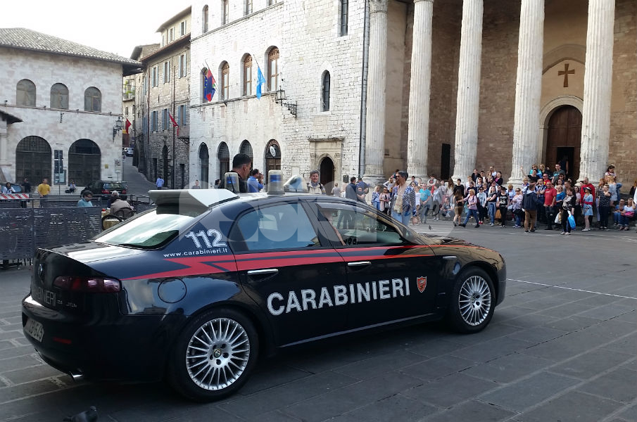 Black Channel, i carabinieri di Assisi sgominano un giro di spaccio di eroina-cocaina
